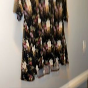 Lularoe Perfect tee size small